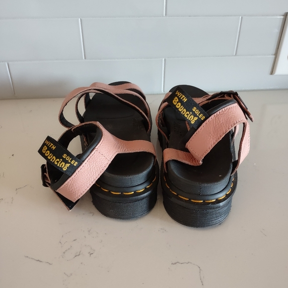 Dr. Martens Blaire Sandals Women's Size 10 Peach Ankle Strap Buckle Leather Nice - Picture 6 of 8